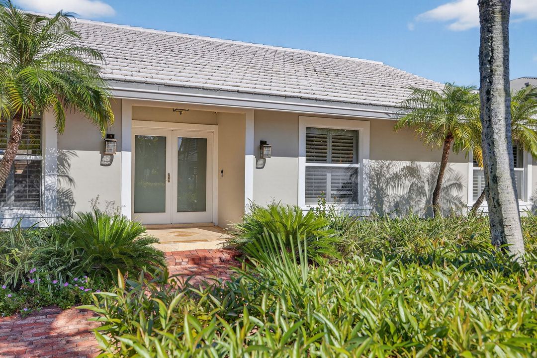 For Sale: $2,850,000 (3 beds, 2 baths, 2653 Square Feet)