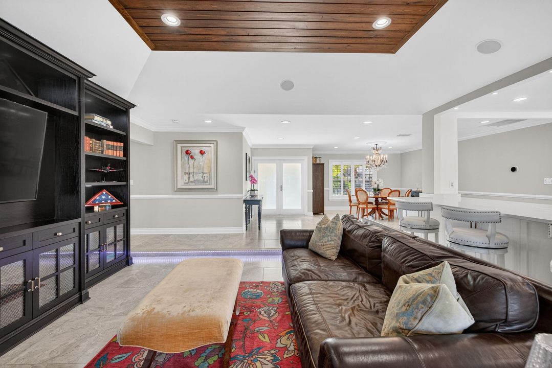 For Sale: $2,850,000 (3 beds, 2 baths, 2653 Square Feet)