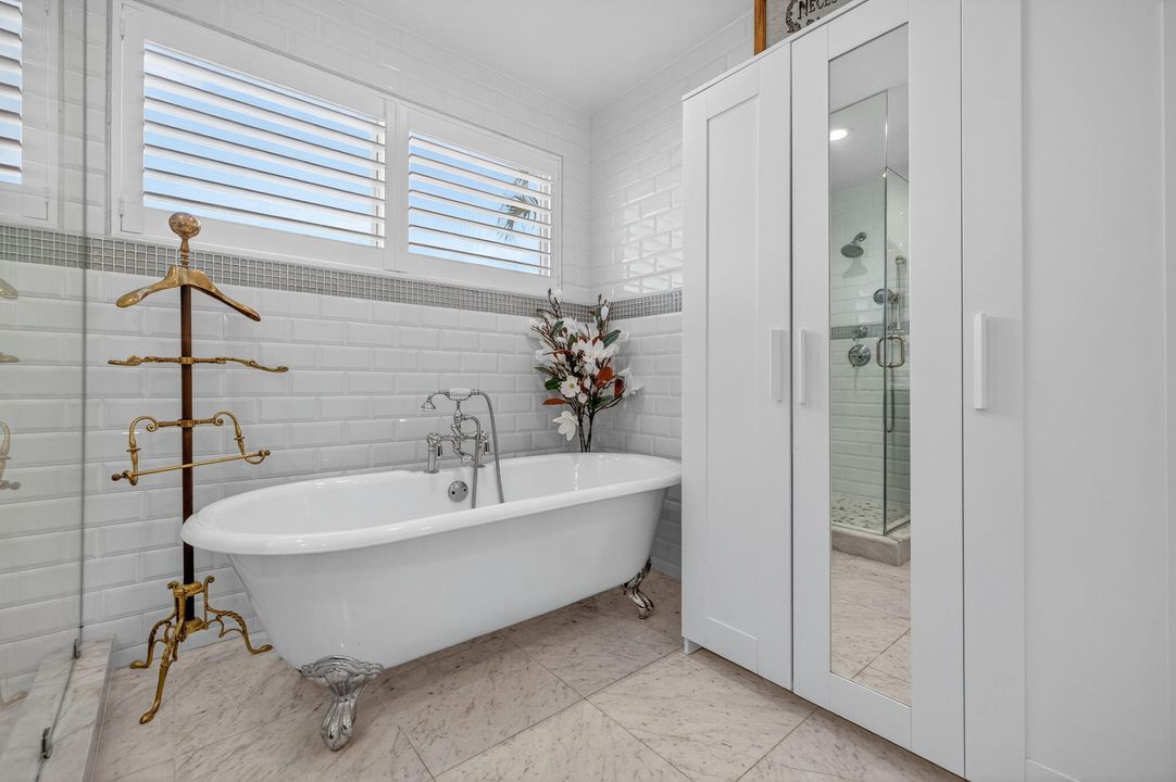 For Sale: $2,850,000 (3 beds, 2 baths, 2653 Square Feet)