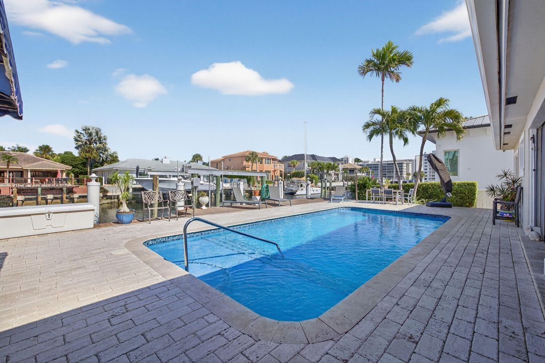 For Sale: $2,850,000 (3 beds, 2 baths, 2653 Square Feet)