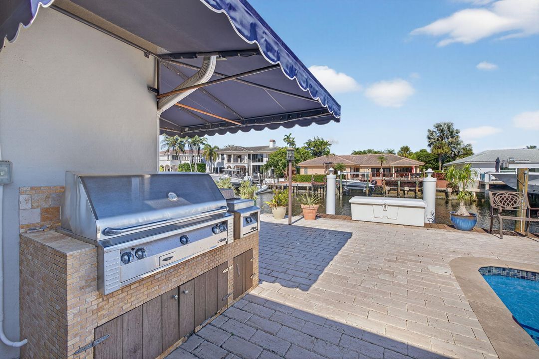 For Sale: $2,850,000 (3 beds, 2 baths, 2653 Square Feet)