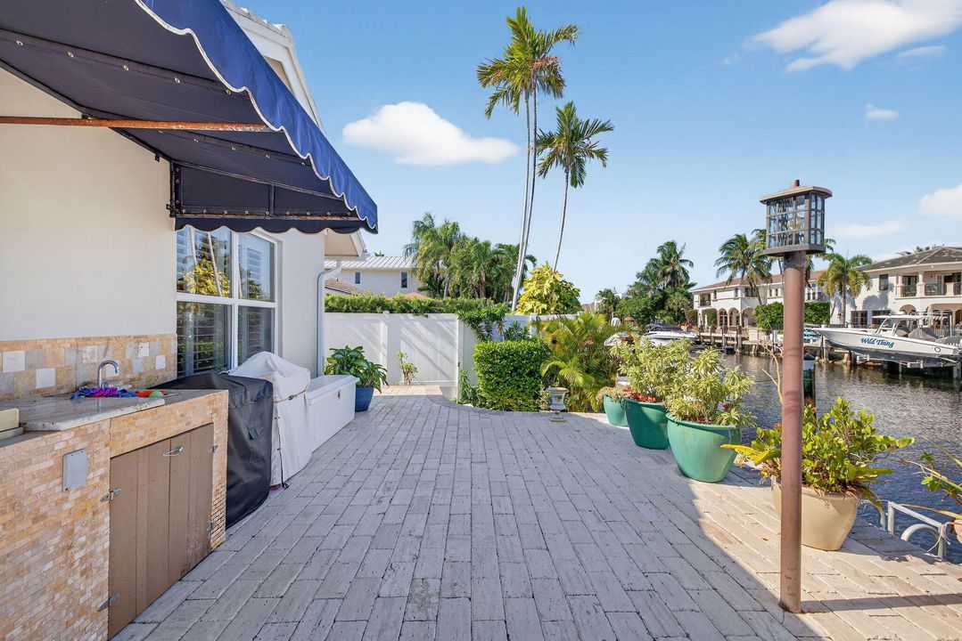 For Sale: $2,850,000 (3 beds, 2 baths, 2653 Square Feet)