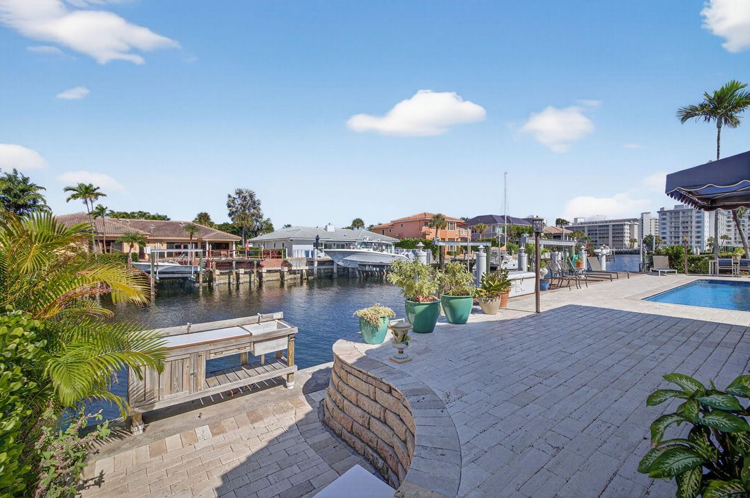 For Sale: $2,850,000 (3 beds, 2 baths, 2653 Square Feet)