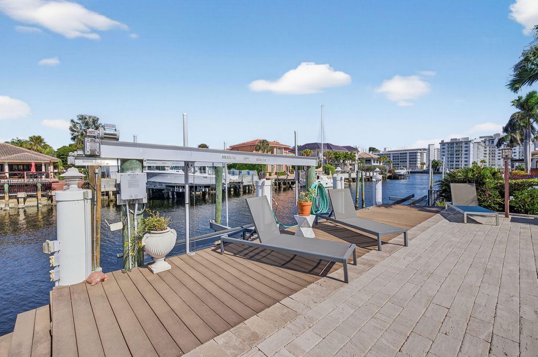 For Sale: $2,850,000 (3 beds, 2 baths, 2653 Square Feet)