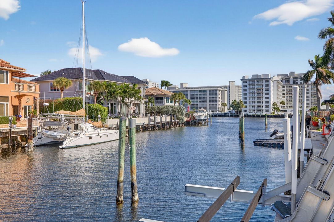 For Sale: $2,850,000 (3 beds, 2 baths, 2653 Square Feet)