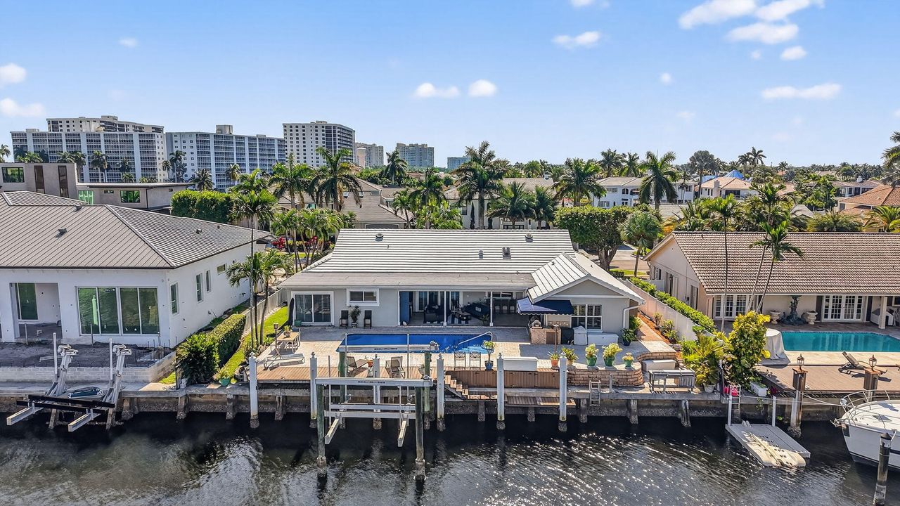 For Sale: $2,850,000 (3 beds, 2 baths, 2653 Square Feet)