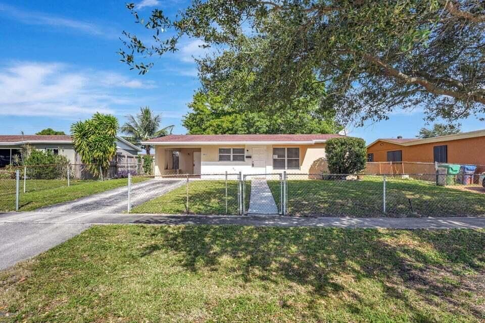 出租: $2,450 (3 贝兹, 2 浴室, 1248 平方英尺)