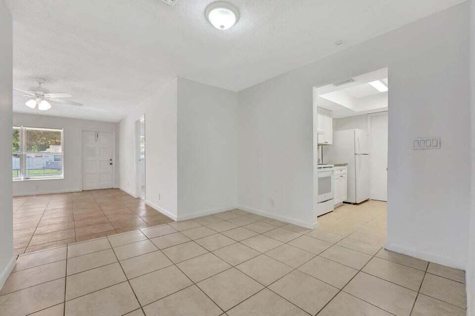 出租: $2,450 (3 贝兹, 2 浴室, 1248 平方英尺)