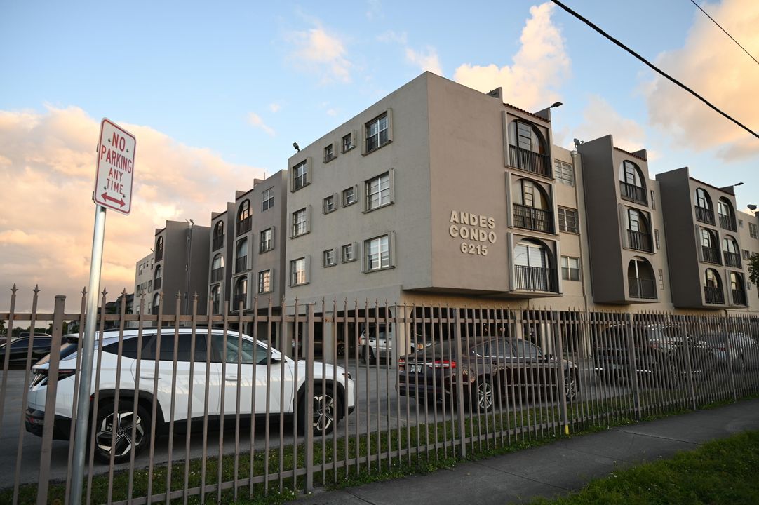 En Venta: $255,000 (2 camas, 2 baños, 819 Pies cuadrados)