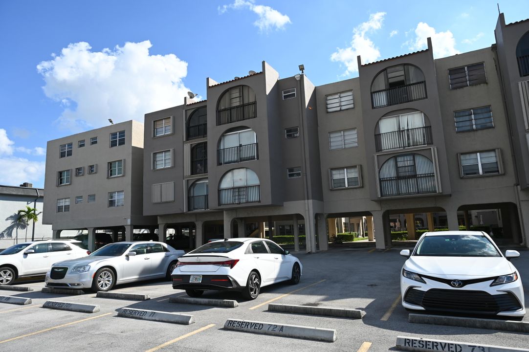 En Venta: $255,000 (2 camas, 2 baños, 819 Pies cuadrados)