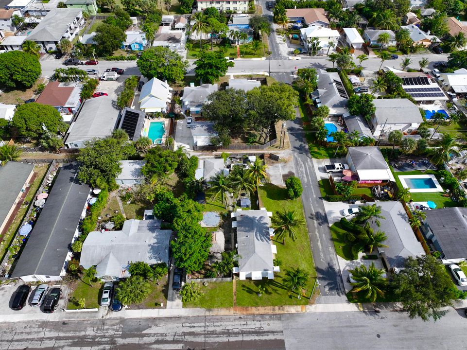 Active With Contract: $370,000 (2 beds, 2 baths, 1056 Square Feet)