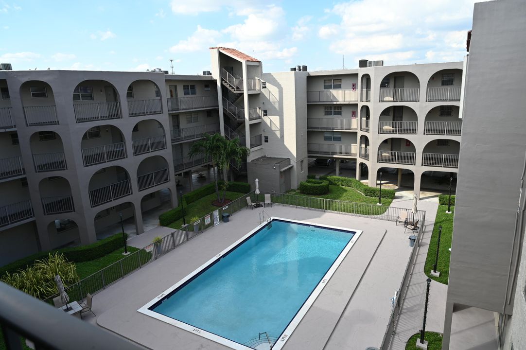 En Venta: $255,000 (2 camas, 2 baños, 819 Pies cuadrados)