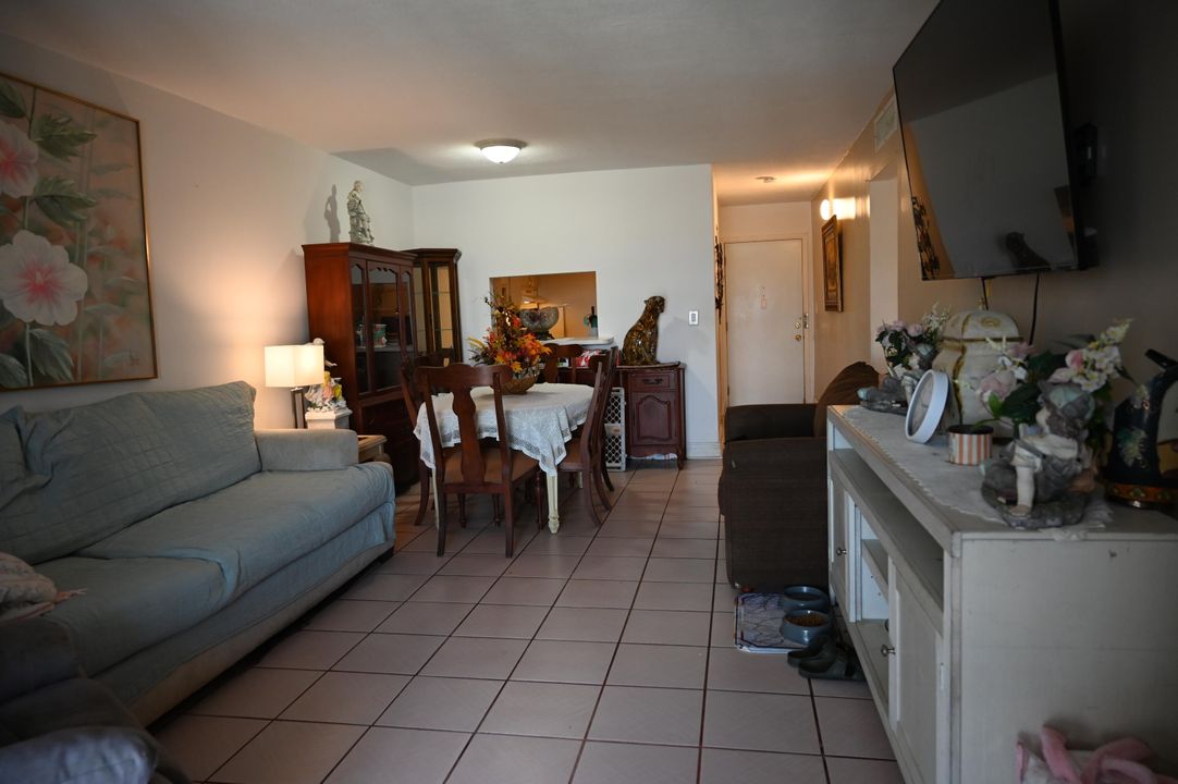 En Venta: $255,000 (2 camas, 2 baños, 819 Pies cuadrados)