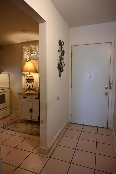 En Venta: $255,000 (2 camas, 2 baños, 819 Pies cuadrados)