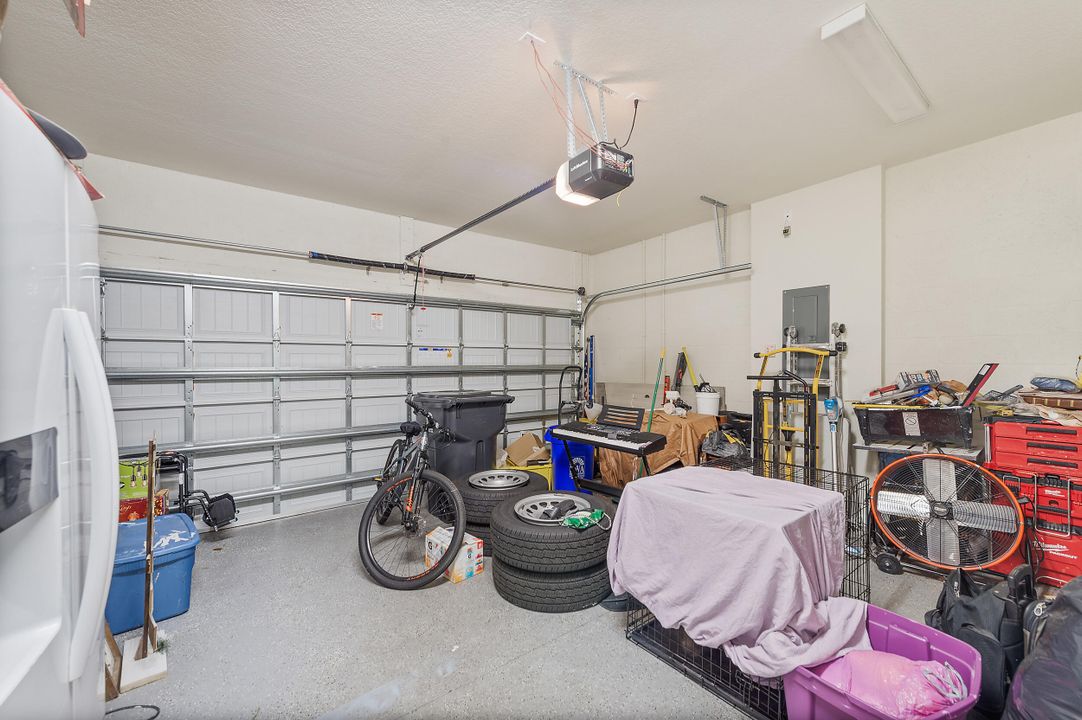 For Sale: $695,000 (4 beds, 2 baths, 1874 Square Feet)