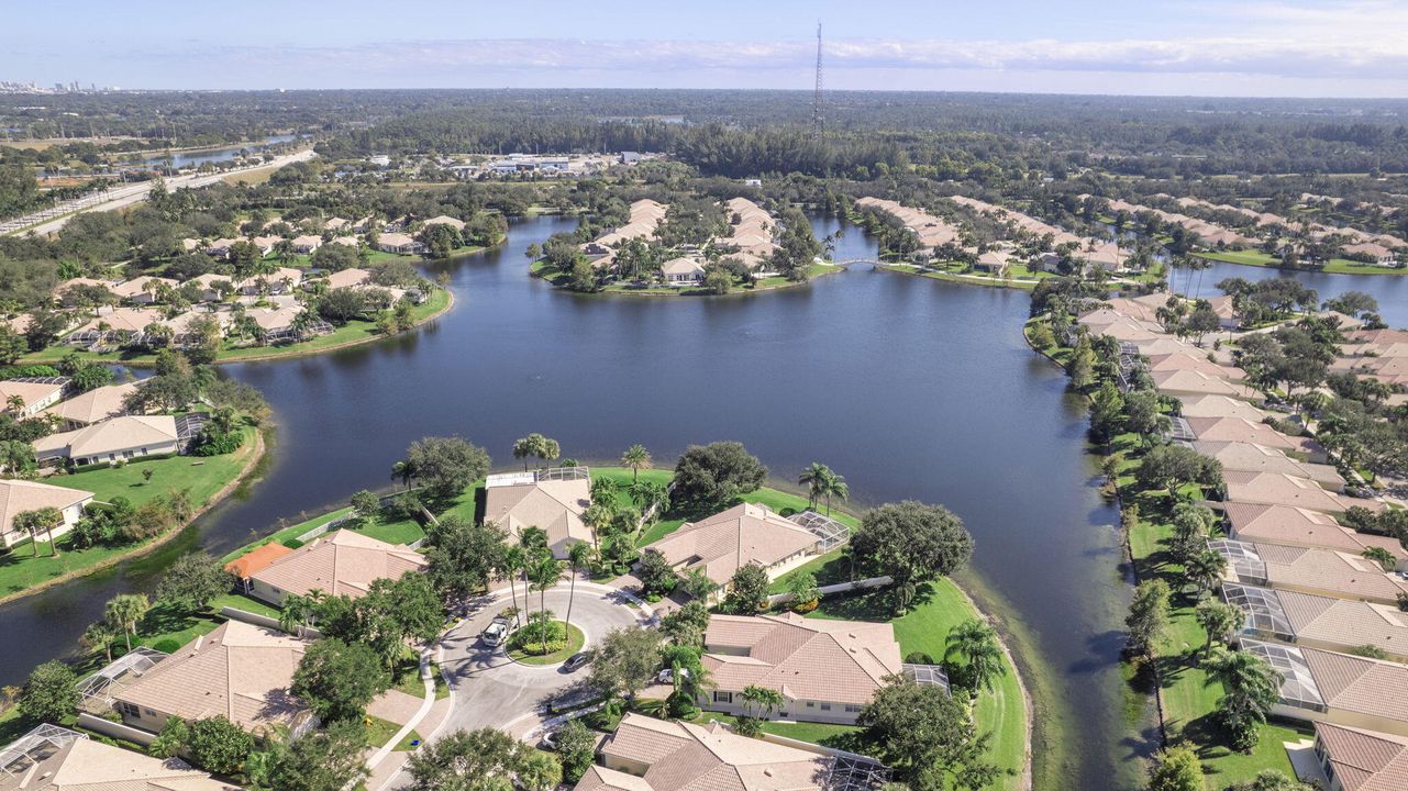 En Renta: $3,250 (2 camas, 2 baños, 1680 Pies cuadrados)