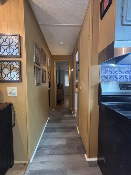 For Sale: $65,000 (2 beds, 2 baths, 984 Square Feet)