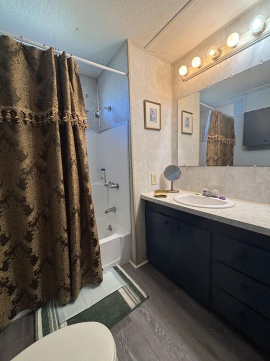 For Sale: $65,000 (2 beds, 2 baths, 984 Square Feet)