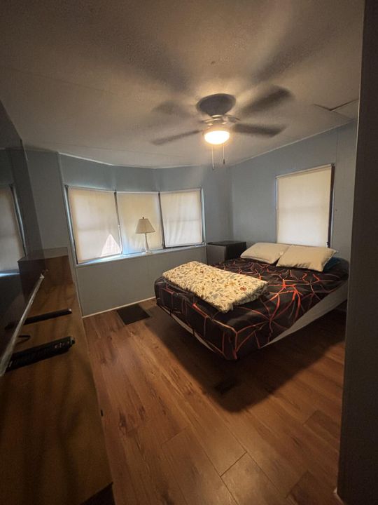 For Sale: $65,000 (2 beds, 2 baths, 984 Square Feet)