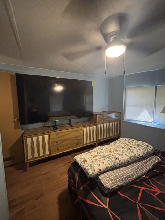 For Sale: $65,000 (2 beds, 2 baths, 984 Square Feet)