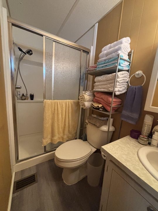 For Sale: $65,000 (2 beds, 2 baths, 984 Square Feet)