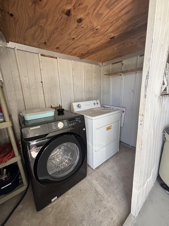 For Sale: $65,000 (2 beds, 2 baths, 984 Square Feet)