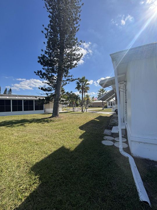 For Sale: $65,000 (2 beds, 2 baths, 984 Square Feet)