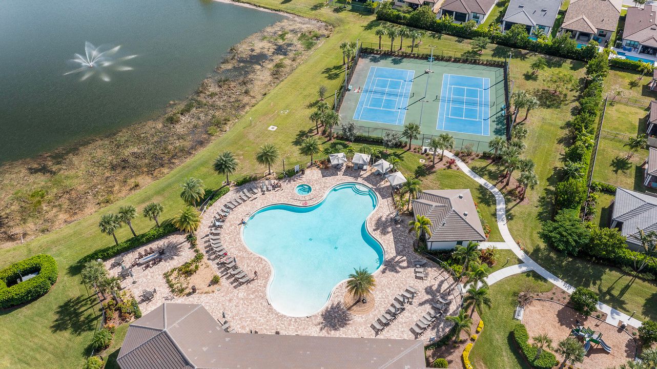 For Sale: $695,000 (4 beds, 2 baths, 1874 Square Feet)