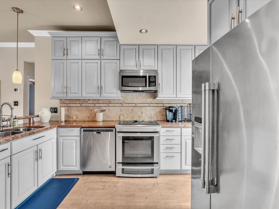 For Rent: $6,500 (4 beds, 3 baths, 1479 Square Feet)