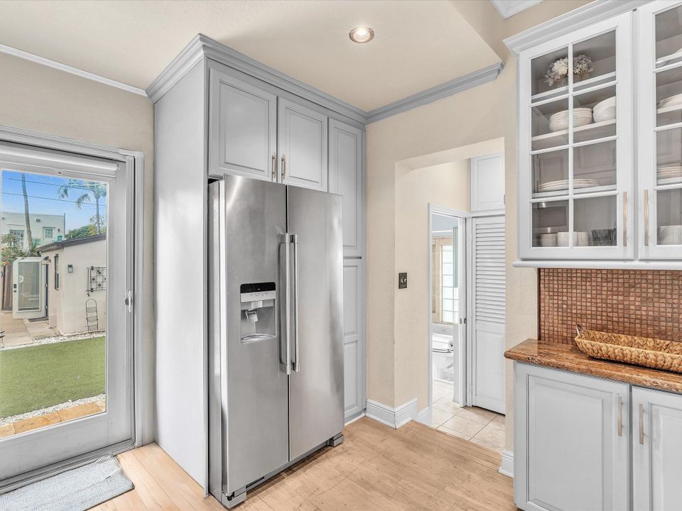 For Rent: $6,500 (4 beds, 3 baths, 1479 Square Feet)