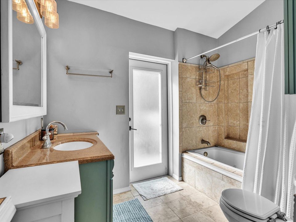 For Rent: $6,500 (4 beds, 3 baths, 1479 Square Feet)