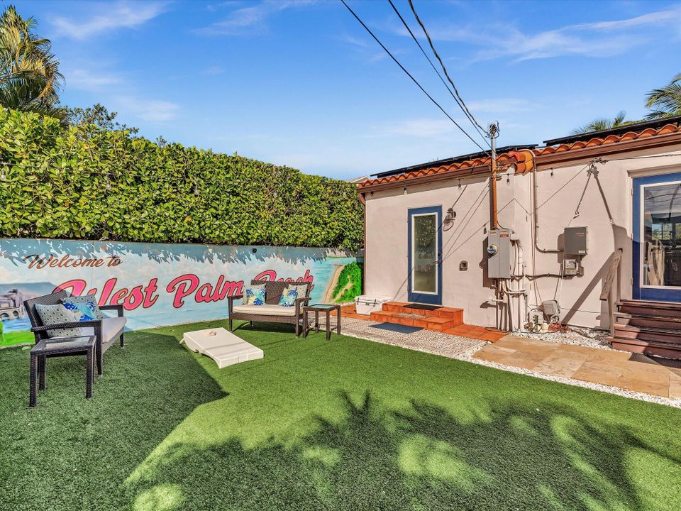 For Rent: $6,500 (4 beds, 3 baths, 1479 Square Feet)