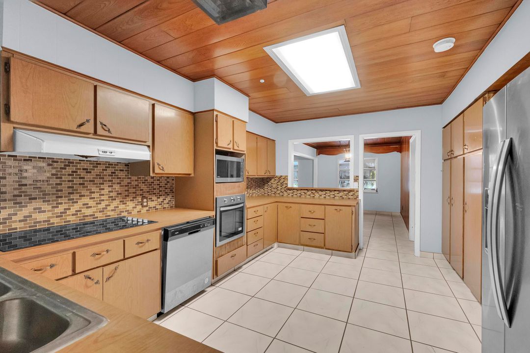 В аренду: $3,200 (3 спален, 3 ванн, 3094 Квадратных фут)