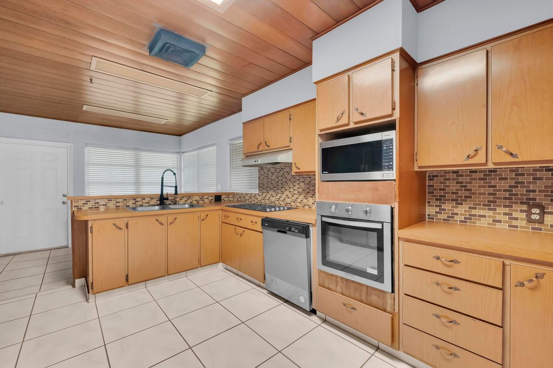 В аренду: $3,200 (3 спален, 3 ванн, 3094 Квадратных фут)