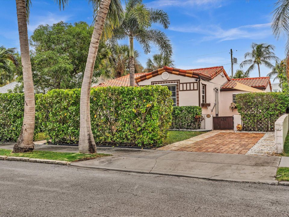 For Rent: $6,500 (4 beds, 3 baths, 1479 Square Feet)