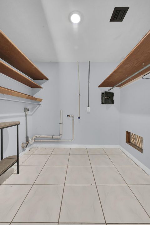 В аренду: $3,200 (3 спален, 3 ванн, 3094 Квадратных фут)