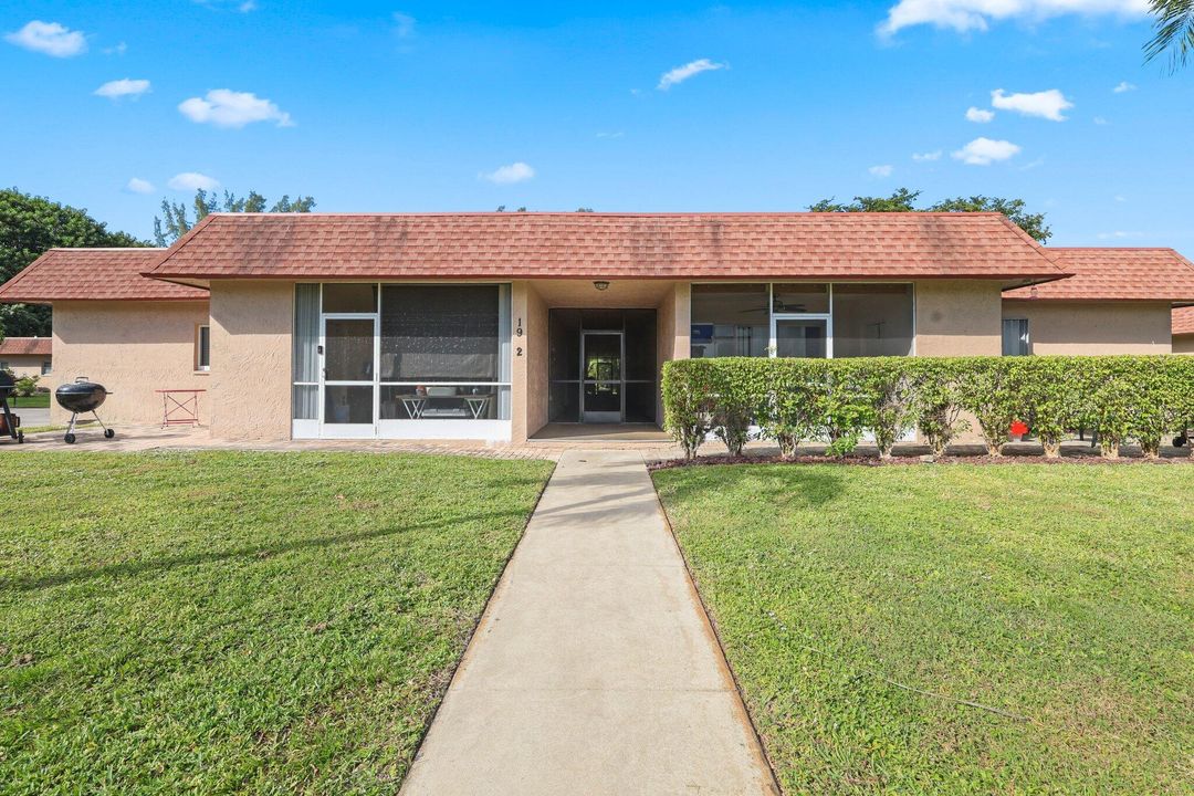 En Venta: $214,000 (3 camas, 2 baños, 1216 Pies cuadrados)