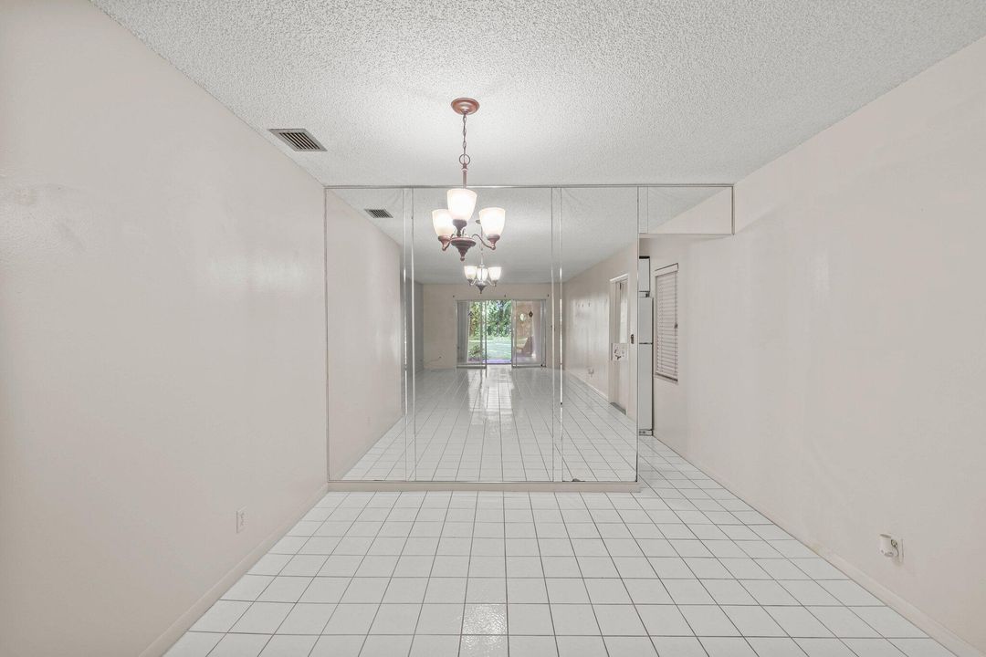 En Venta: $214,000 (3 camas, 2 baños, 1216 Pies cuadrados)