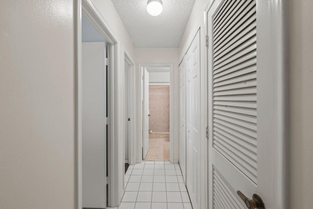 En Venta: $214,000 (3 camas, 2 baños, 1216 Pies cuadrados)