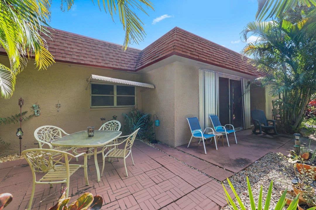 En Venta: $214,000 (3 camas, 2 baños, 1216 Pies cuadrados)