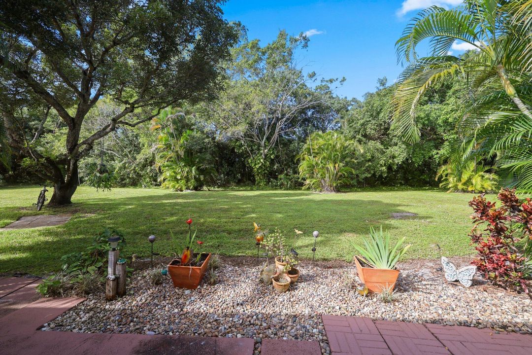 En Venta: $214,000 (3 camas, 2 baños, 1216 Pies cuadrados)