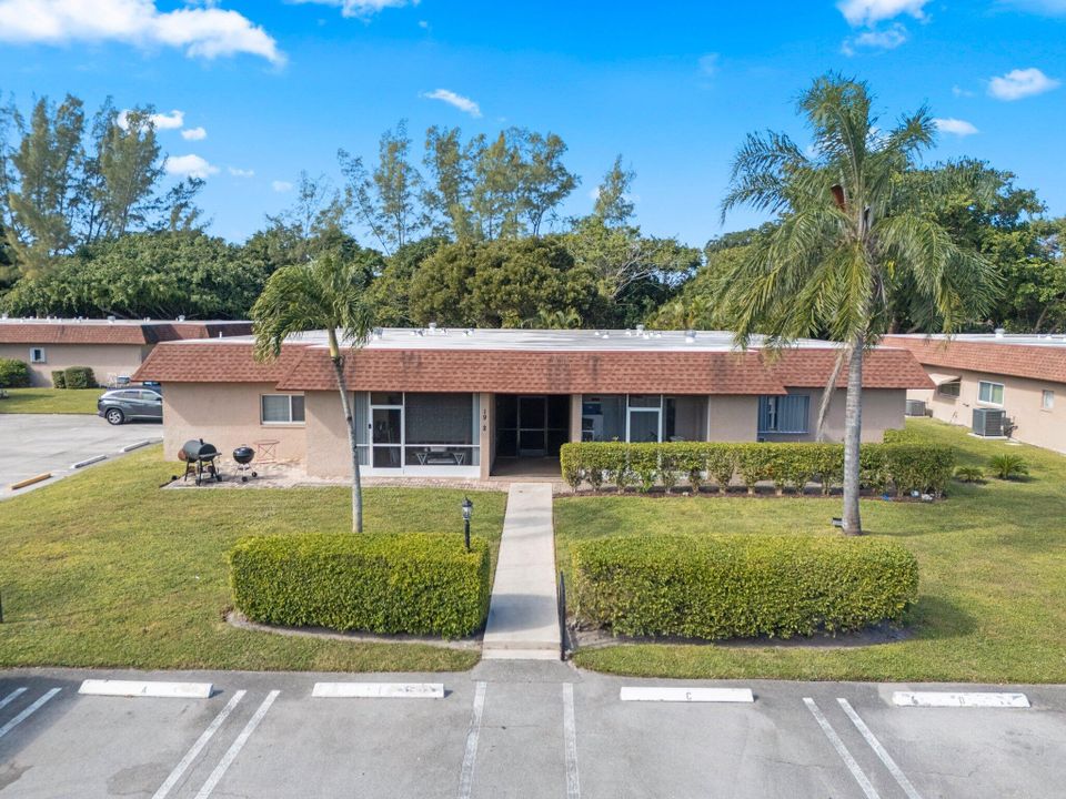 En Venta: $214,000 (3 camas, 2 baños, 1216 Pies cuadrados)