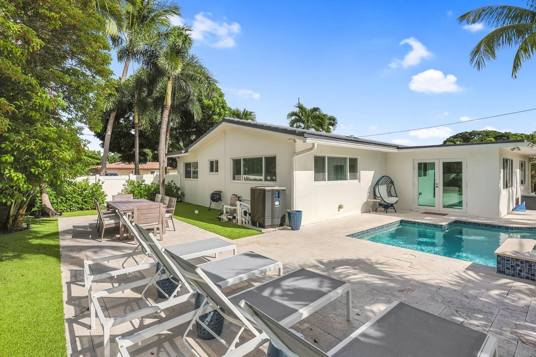 待售: $1,350,000 (3 贝兹, 2 浴室, 1924 平方英尺)