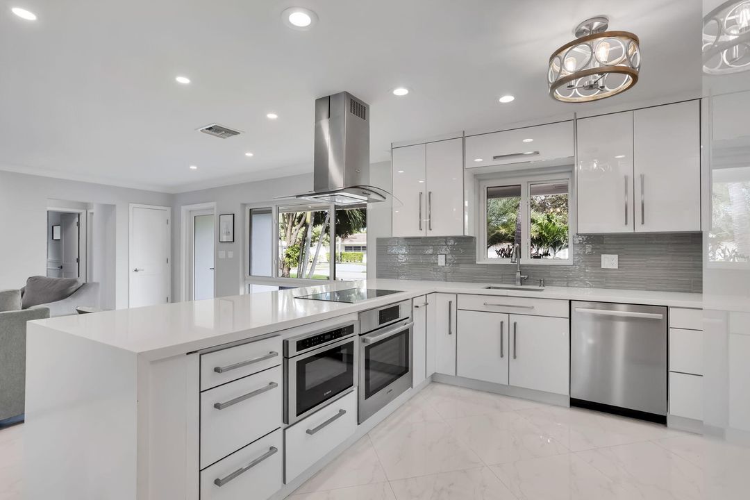 待售: $1,350,000 (3 贝兹, 2 浴室, 1924 平方英尺)