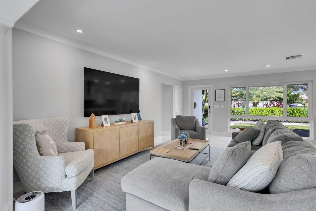 待售: $1,350,000 (3 贝兹, 2 浴室, 1924 平方英尺)