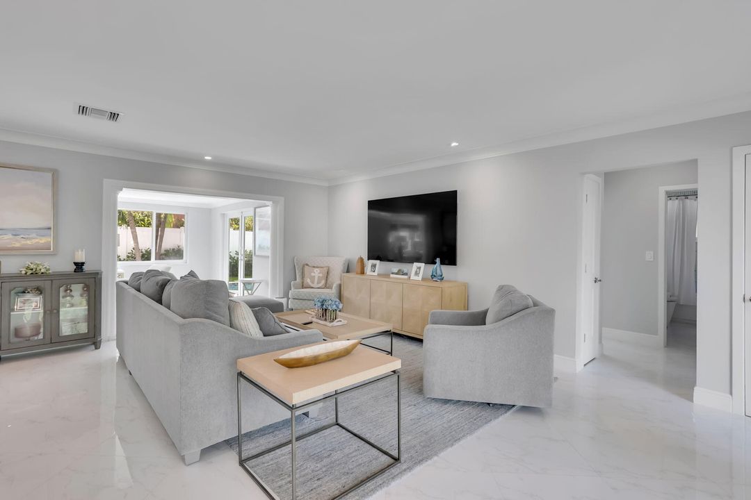 待售: $1,350,000 (3 贝兹, 2 浴室, 1924 平方英尺)