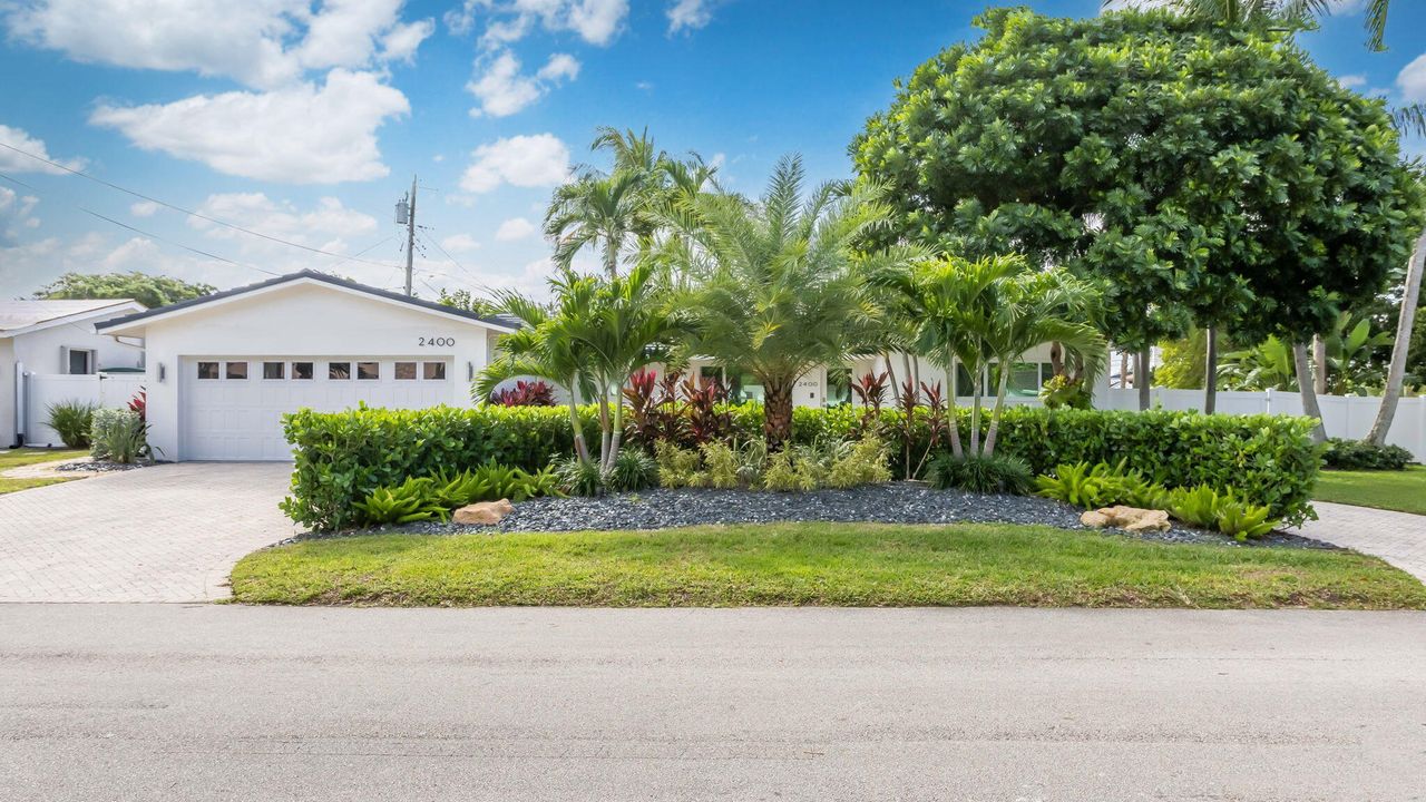 待售: $1,350,000 (3 贝兹, 2 浴室, 1924 平方英尺)