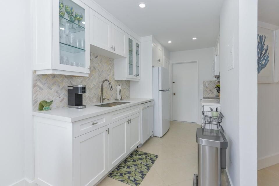 合同活跃: $3,900 (1 贝兹, 1 浴室, 1180 平方英尺)