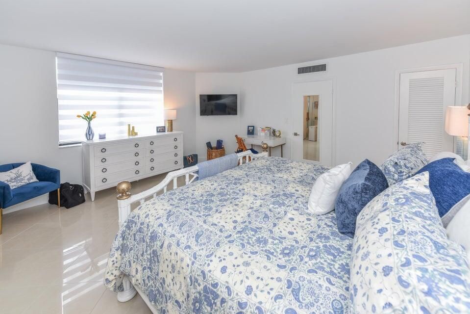 合同活跃: $3,900 (1 贝兹, 1 浴室, 1180 平方英尺)