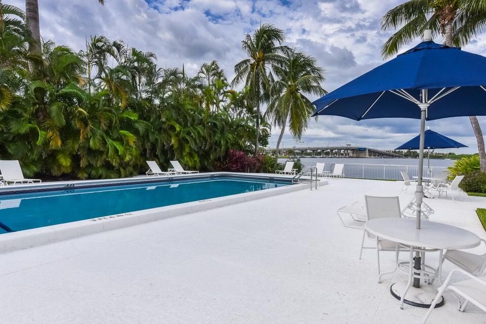 合同活跃: $3,900 (1 贝兹, 1 浴室, 1180 平方英尺)